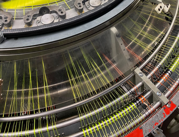Modern circular loom in the weaving mill of Gollmer & Hummel in Straubenhardt | © GH